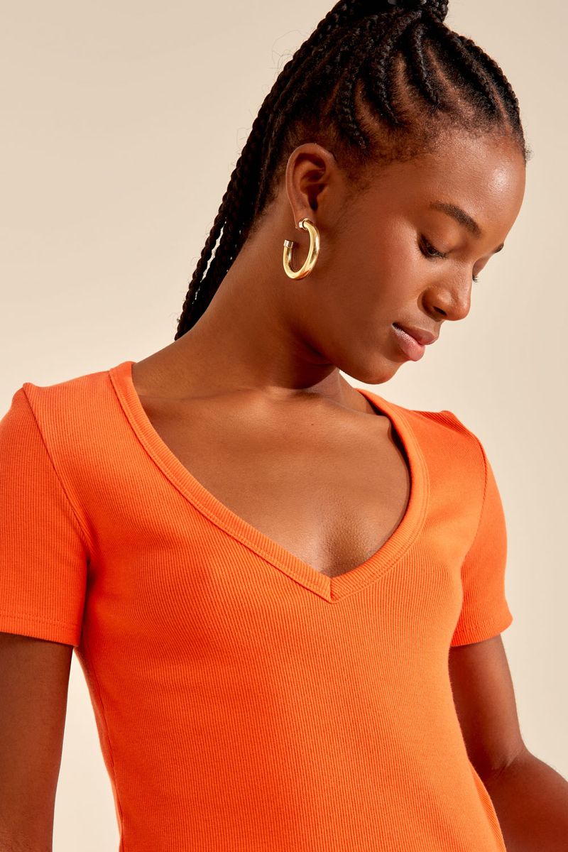 02037798_7512_2-BLUSA-MALHA-DECOTE-V