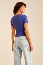 02037798_7510_3-BLUSA-MALHA-DECOTE-V