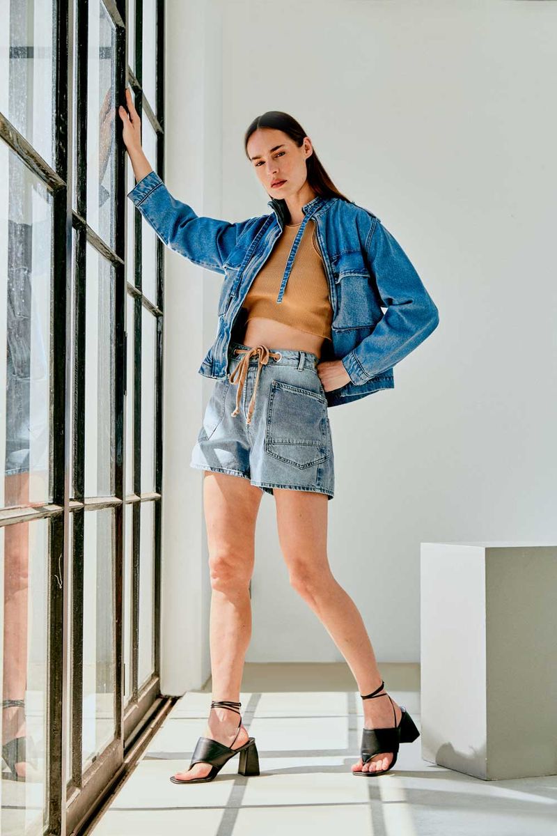 02039131_0057_1-SHORT-JEANS-ILHOS-COS