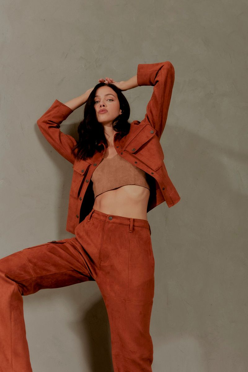 02038229_7808_1-TOP-SARJA-SUEDE