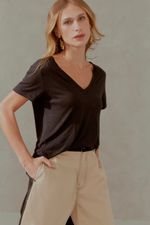 02039406_0002_1-BLUSA-MALHA-LINHO-DECOTE-V