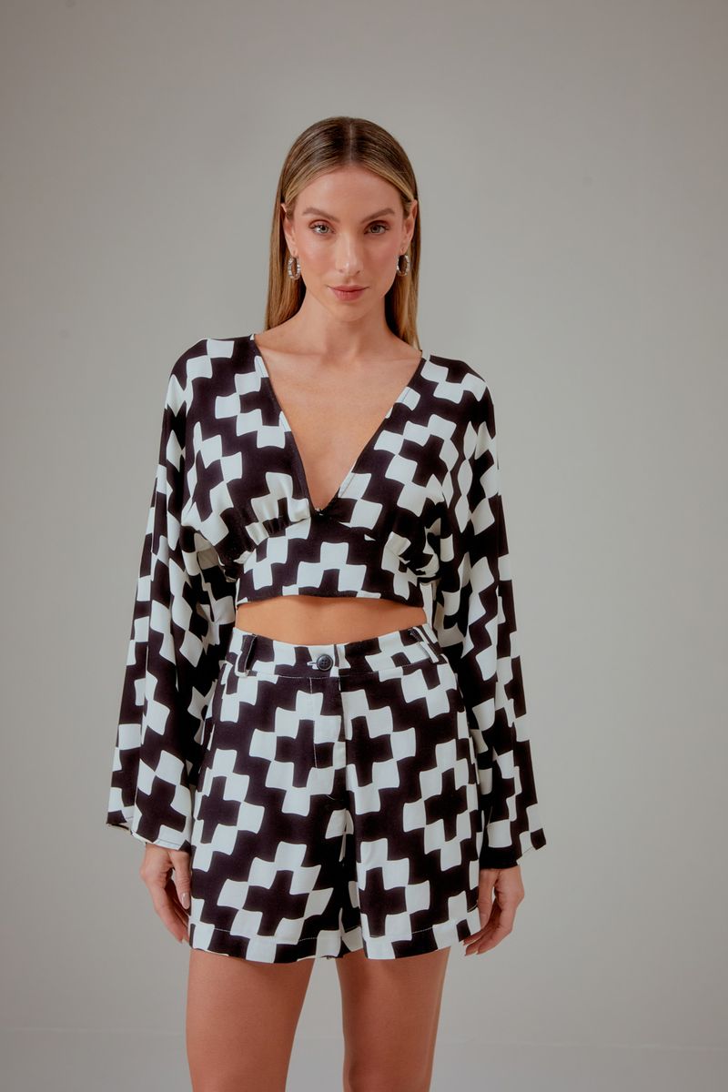 02039902_7854_1-SHORT-EST-XADREZITO-PRETO