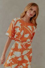 02039601_7814_2-BLUSA-MG-EST-LINE-FLOWERS