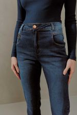 02039685_0057_2-CALCA-JEANS-DETALHE-RESINADO