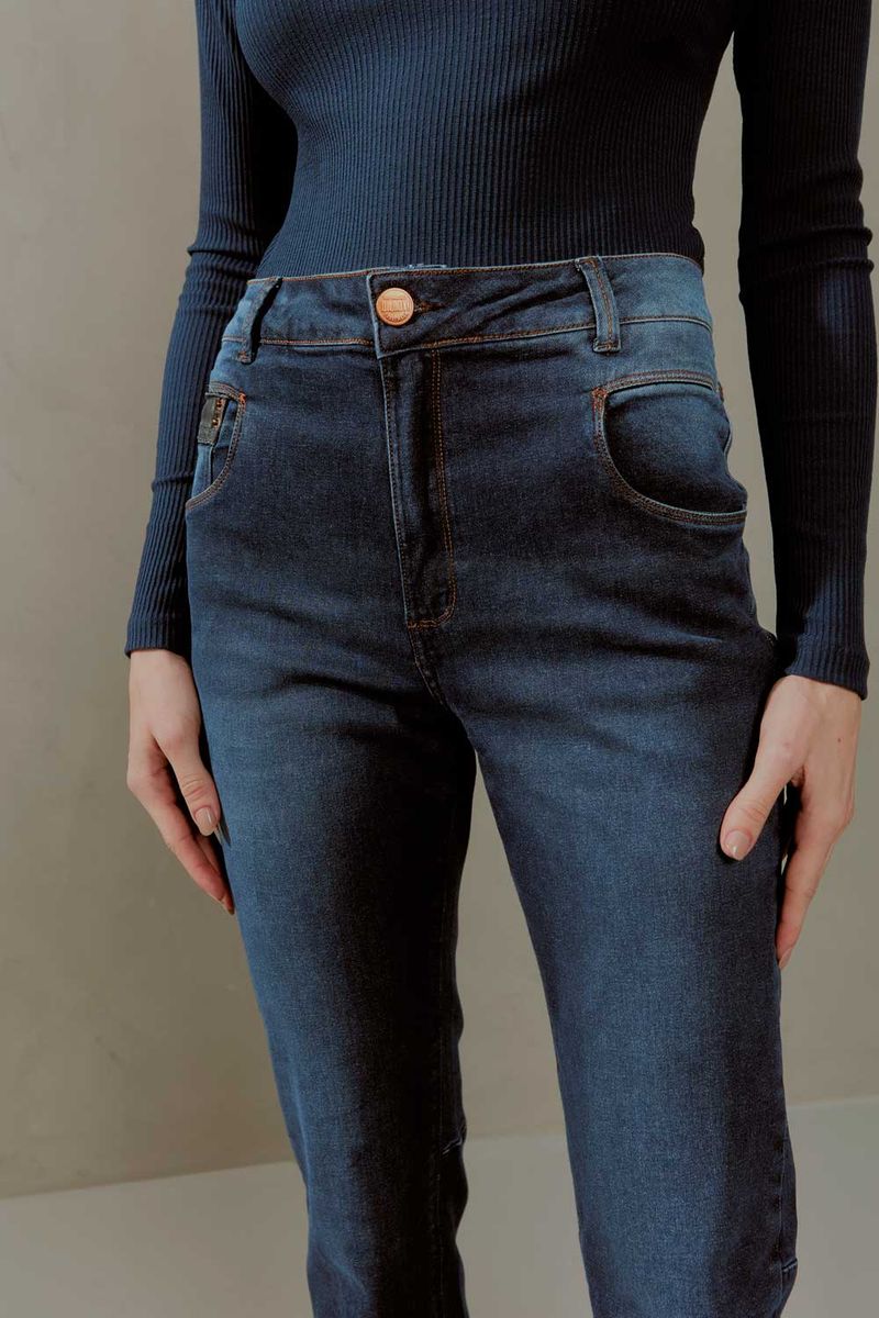 02039685_0057_2-CALCA-JEANS-DETALHE-RESINADO