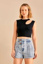 02040794_0002_2-BLUSA-MALHA-DECOTE