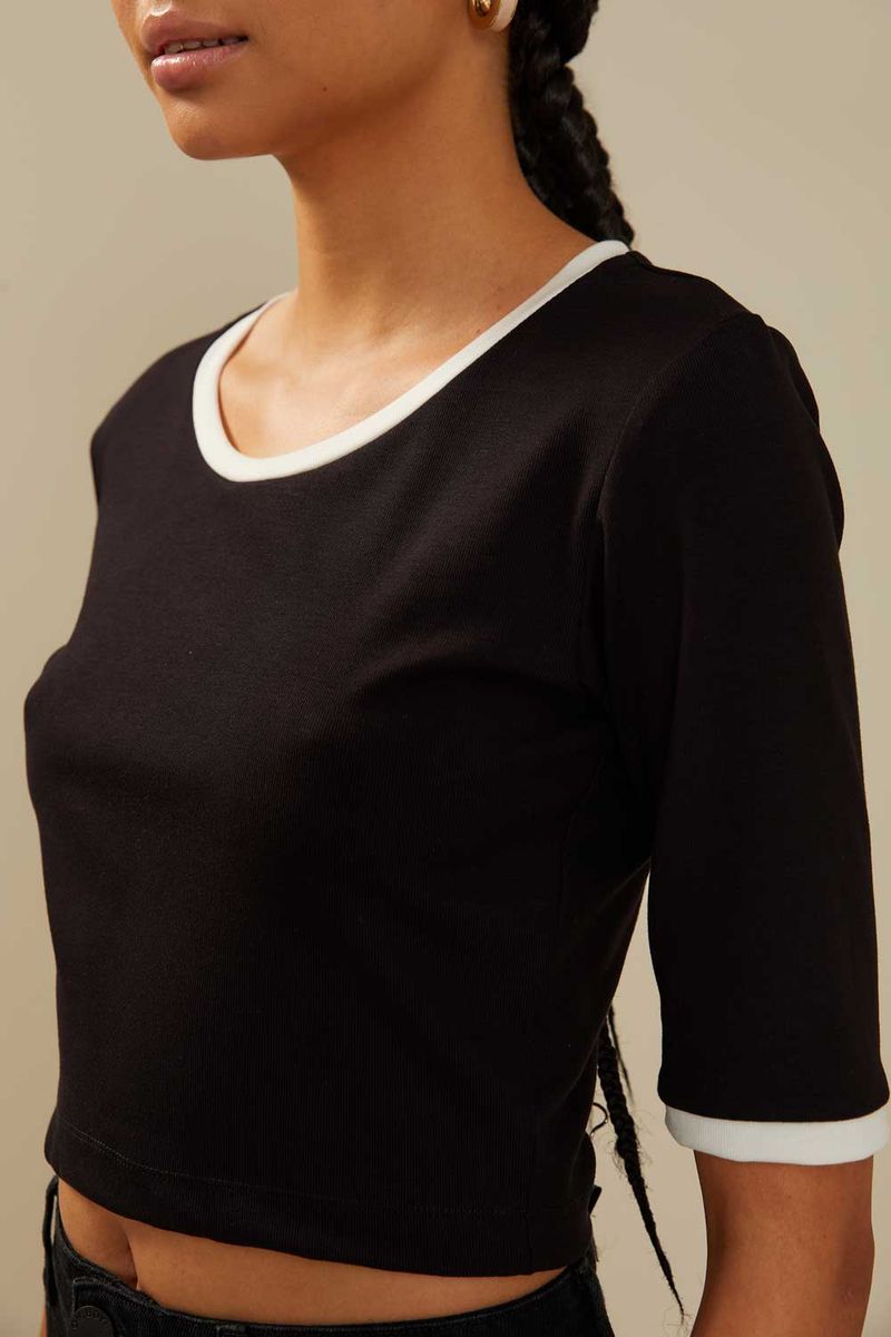 02041777_7321_2-BLUSA-MALHA-CANELADA-CONTRASTE