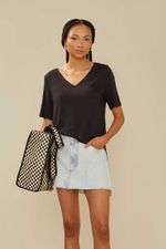 02041776-0002-1-BLUSA-MALHA-DECOTE-V-C--FENDA