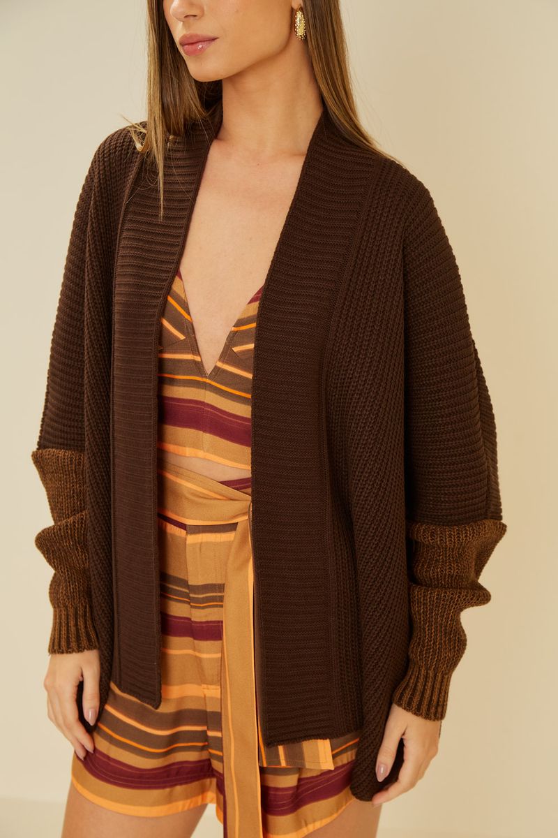 02041312_8228_2-CARDIGAN-TRICOT-ALONGADO